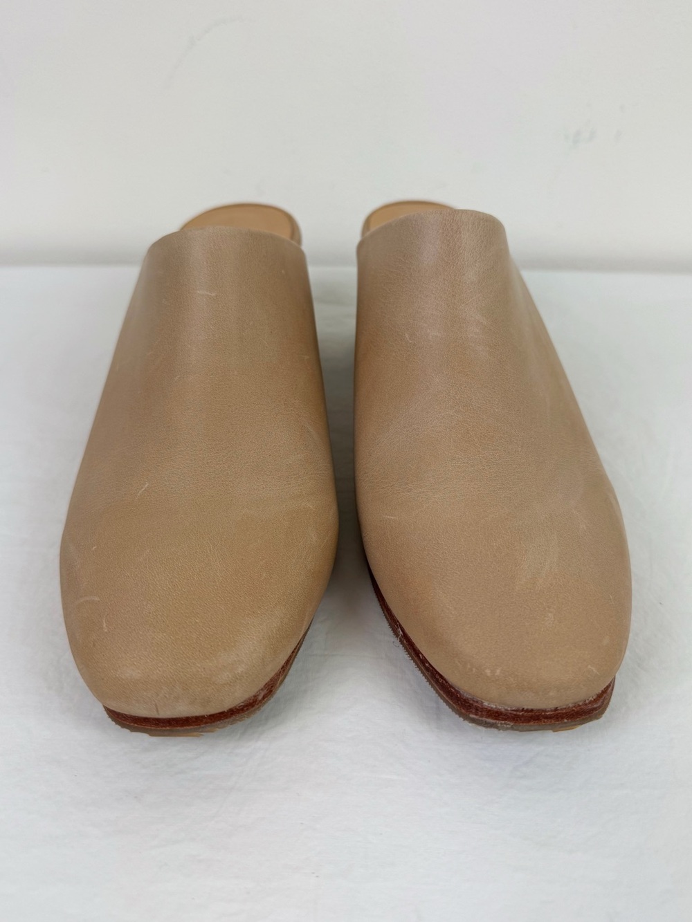 Nisolo All-Day Heeled Mule - Picture 2 of 11